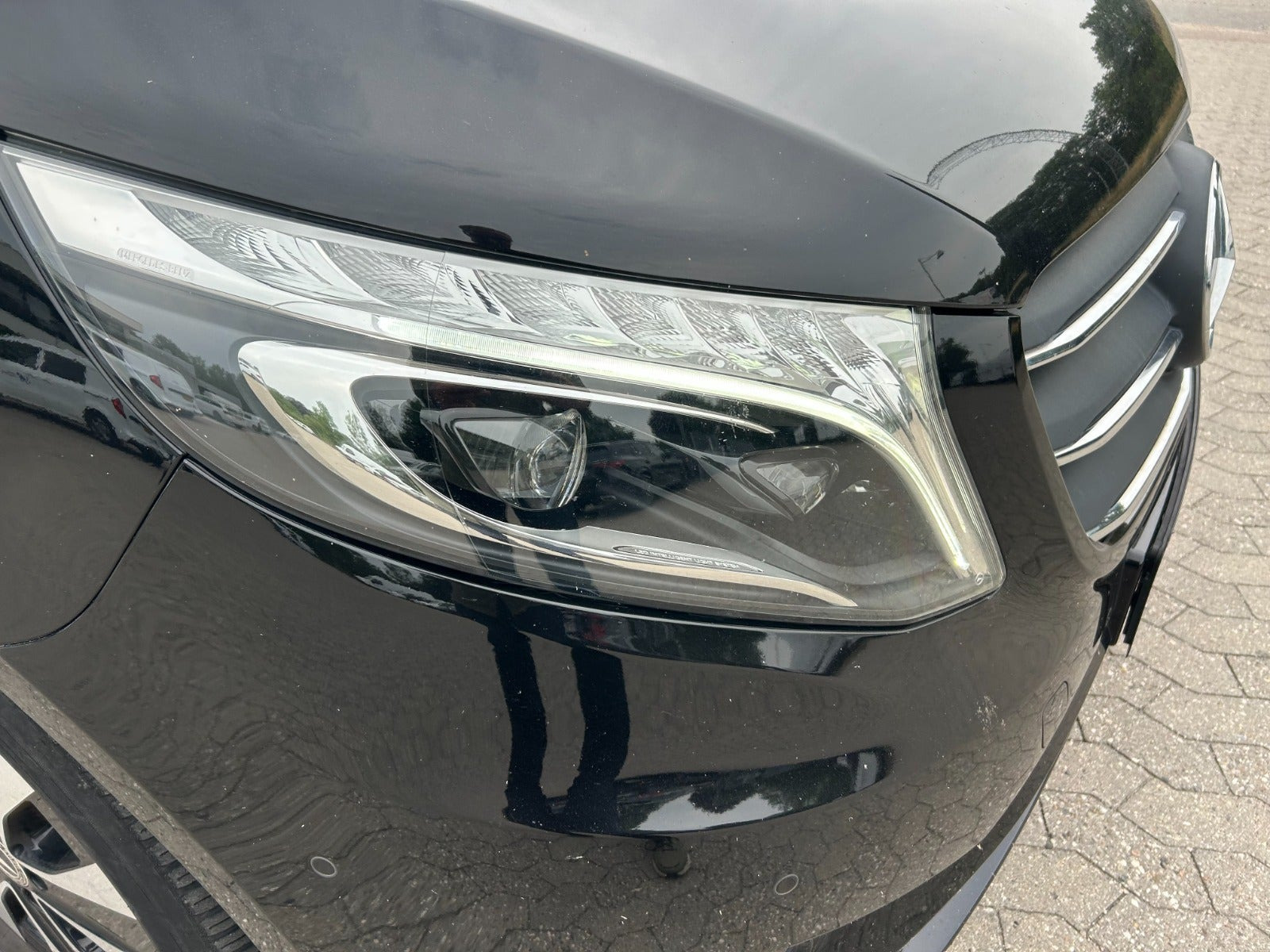 Sort Mercedes Vito 119 fra 2022