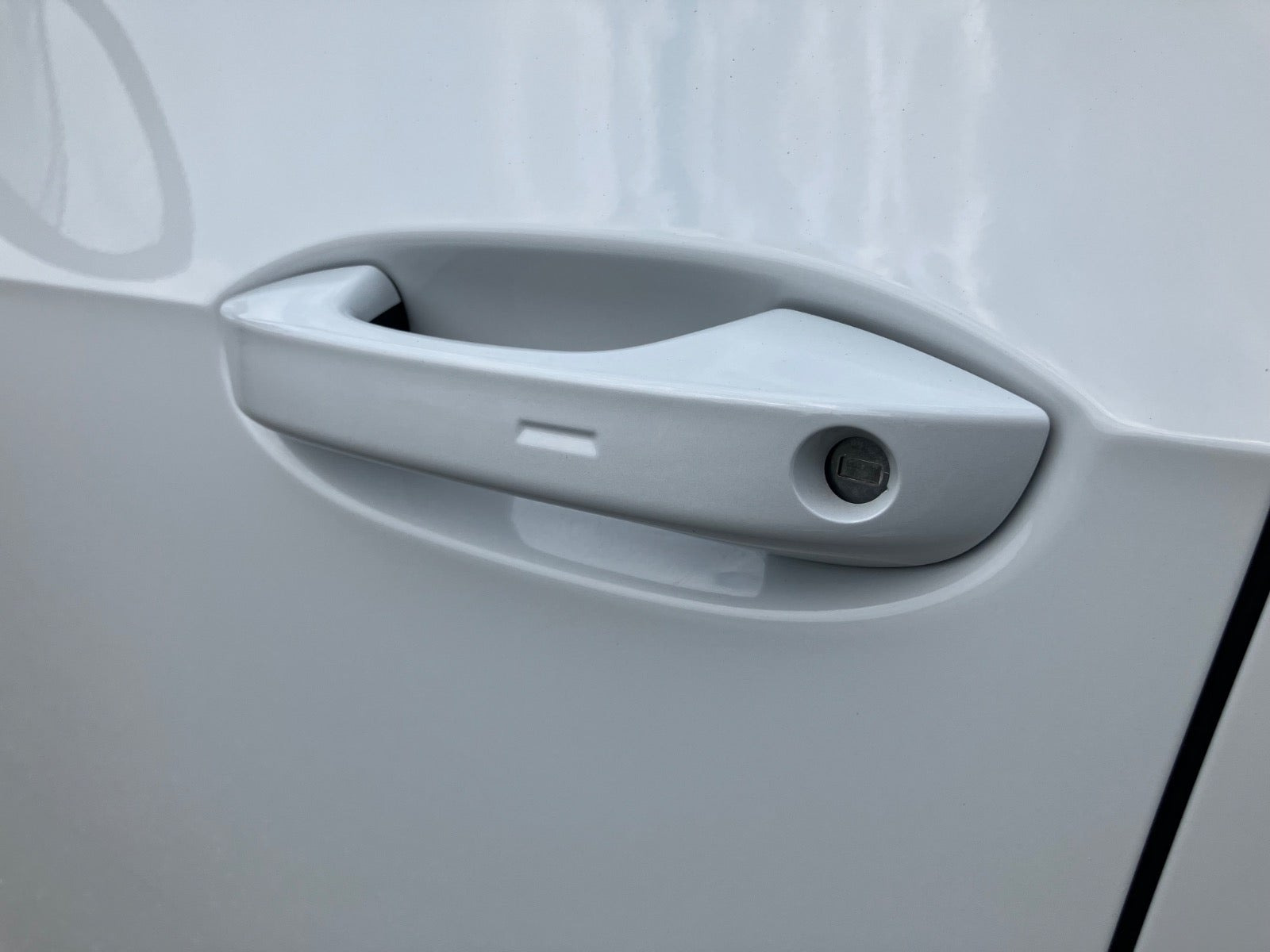 Hvid Cupra Born fra 2024