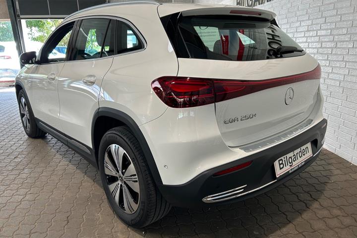 Hvid Mercedes EQA250+ fra 2025