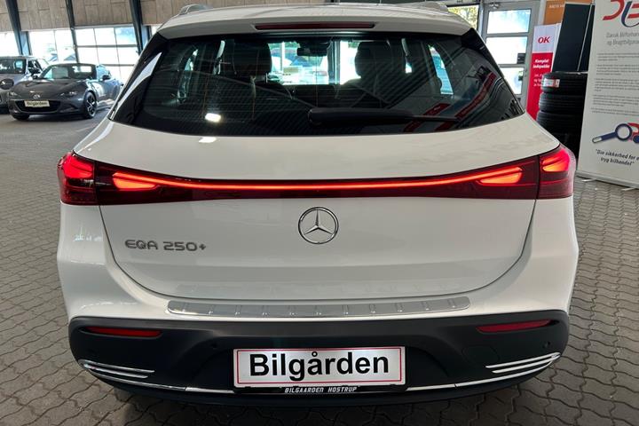 Hvid Mercedes EQA250+ fra 2025