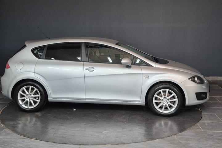 Sølv Seat Leon fra 2012