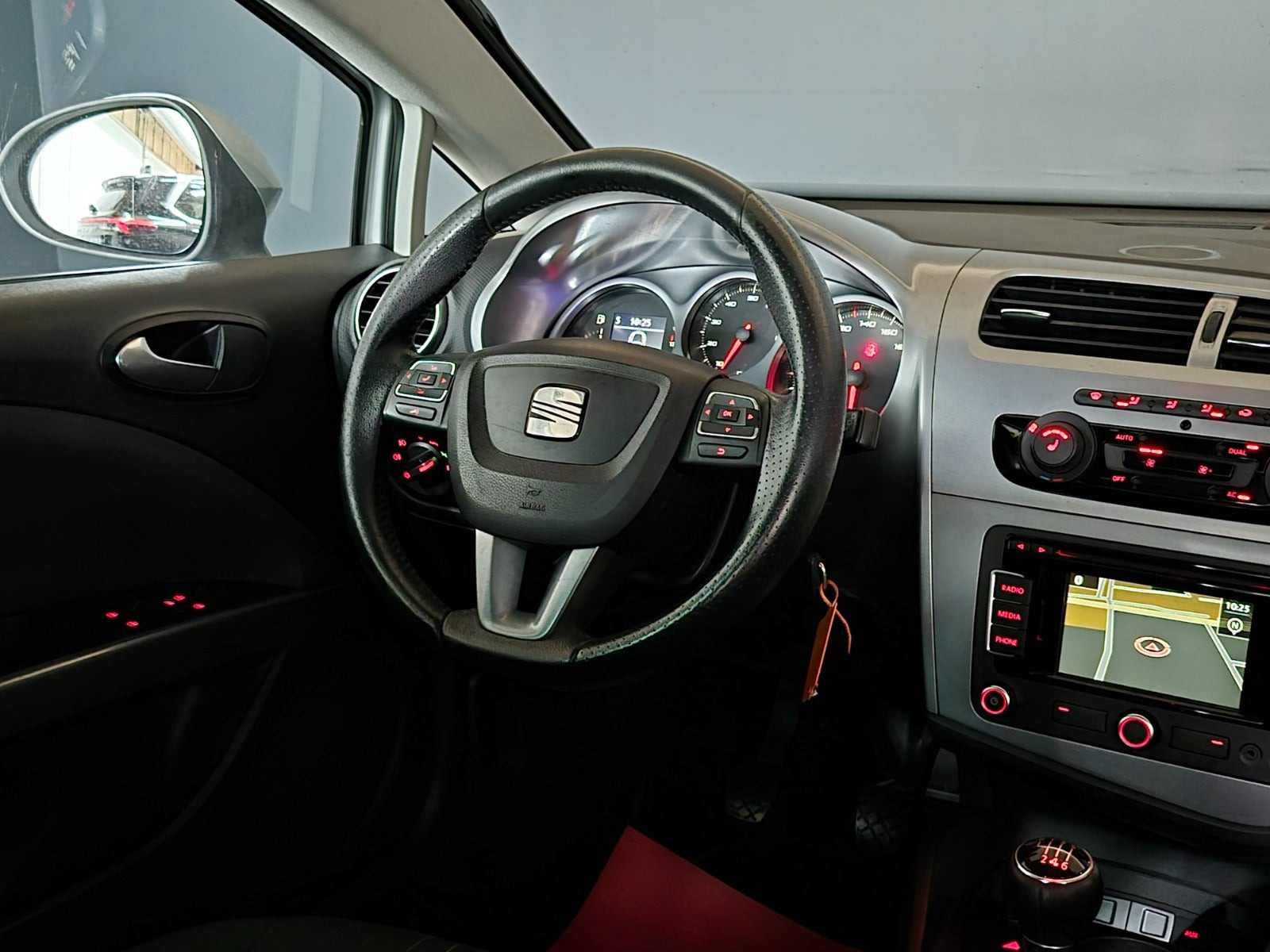 Sølv Seat Leon fra 2012