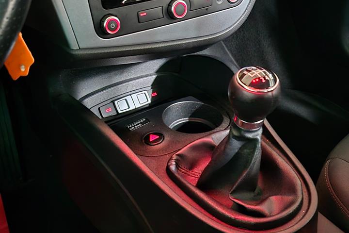 Sølv Seat Leon fra 2012