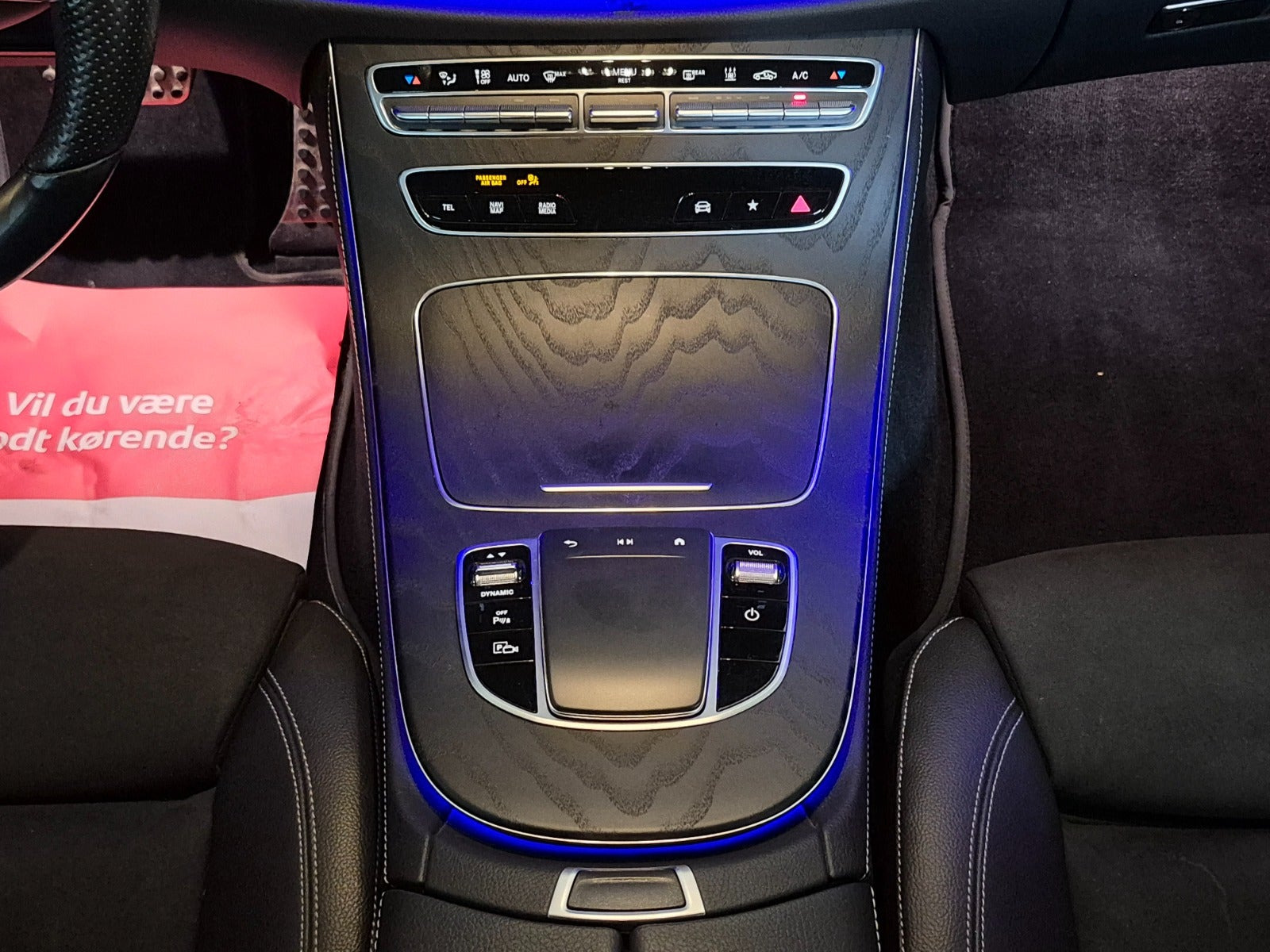 Grå Mercedes E300 de fra 2021