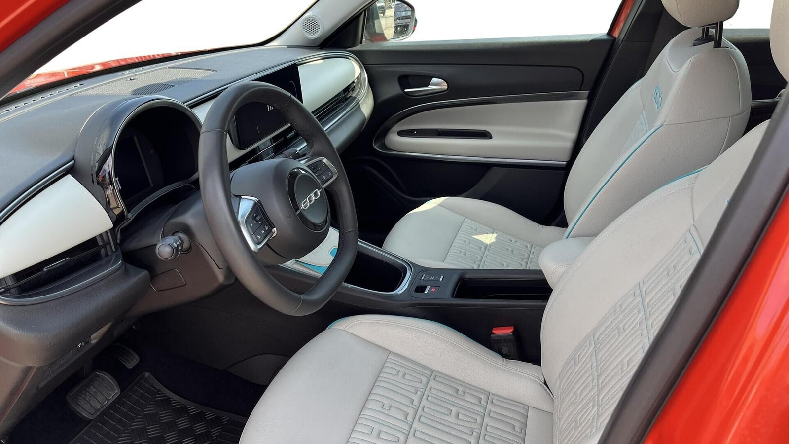 Orange Fiat 600e fra 2023