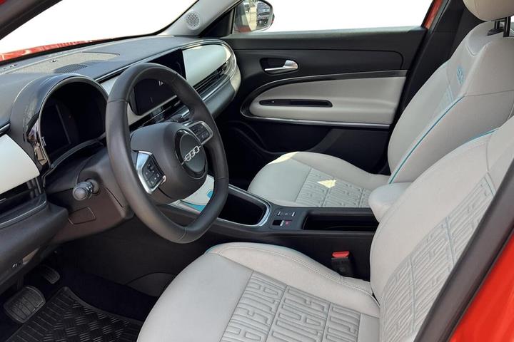 Orange Fiat 600e fra 2023