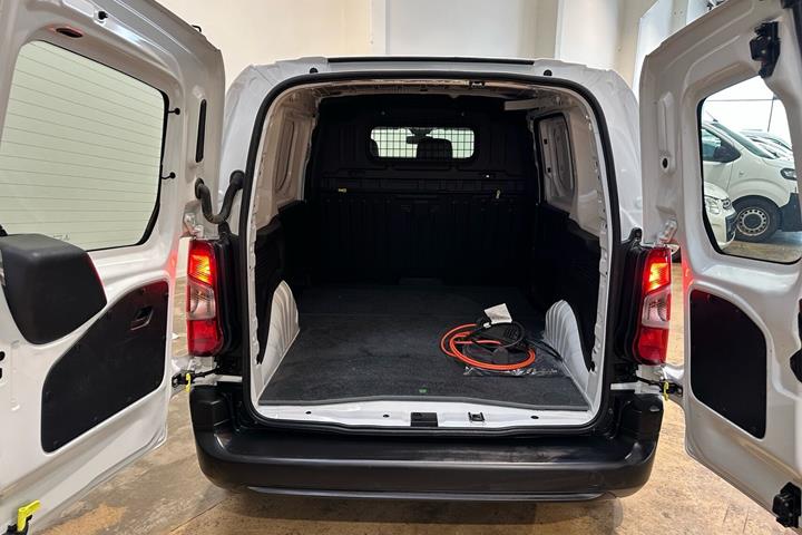 Hvid Peugeot e-Partner fra 2022