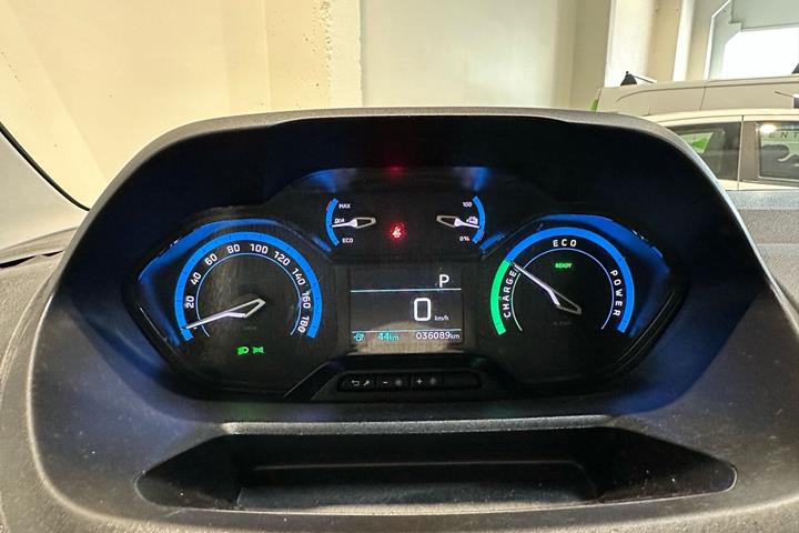Hvid Peugeot e-Partner fra 2022