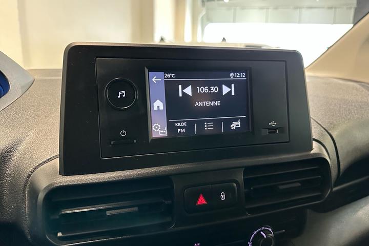 Hvid Peugeot e-Partner fra 2022