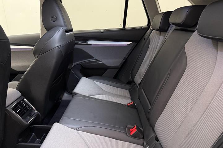 Sort Skoda Enyaq fra 2024