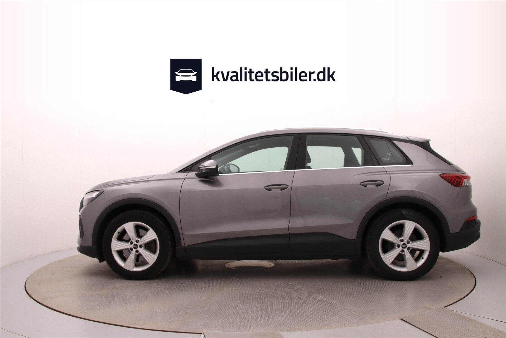 Grå Audi Q4 fra 2022