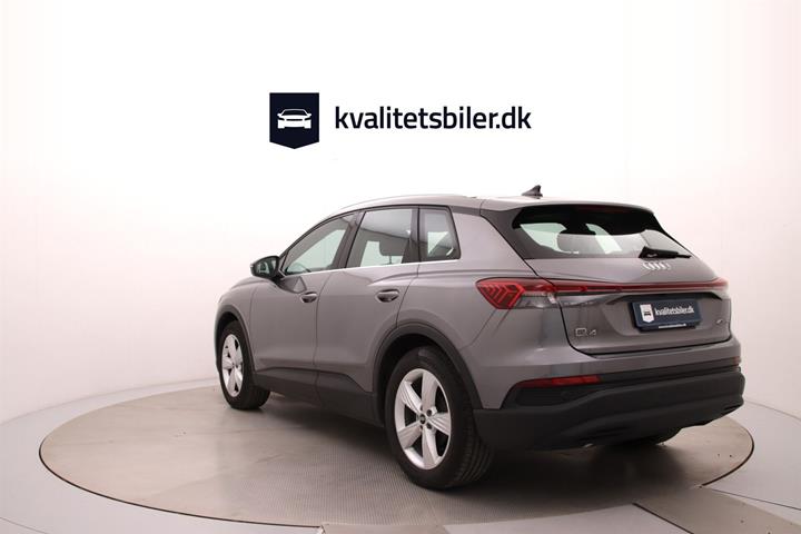 Grå Audi Q4 fra 2022