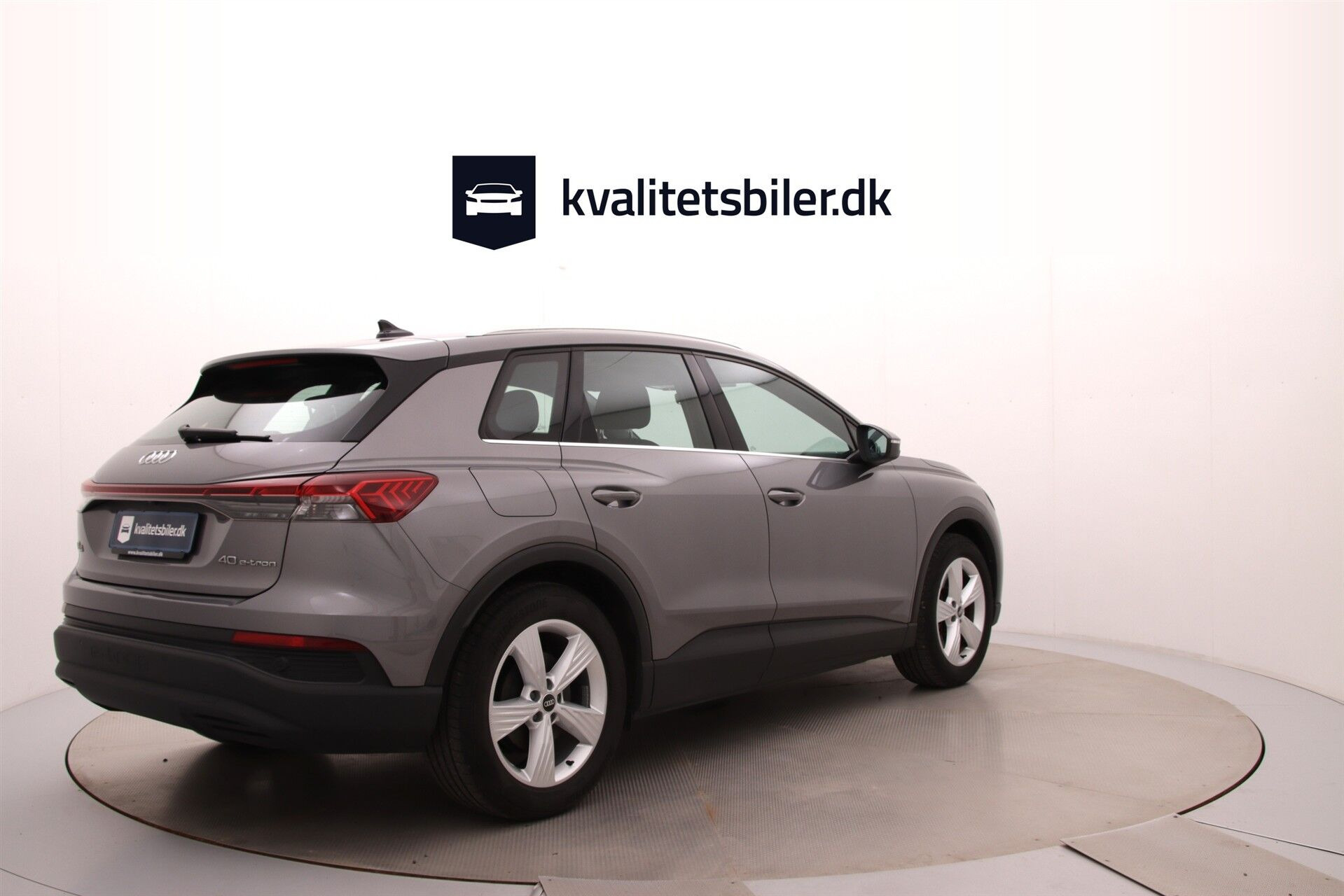 Grå Audi Q4 fra 2022