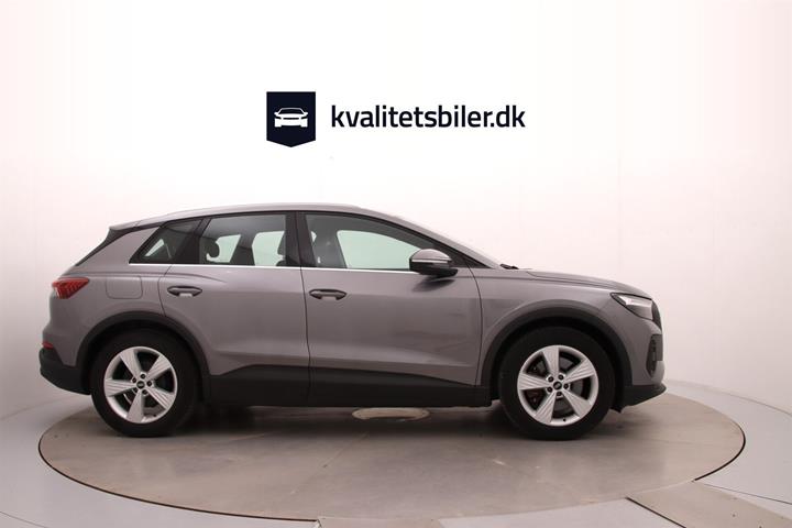 Grå Audi Q4 fra 2022