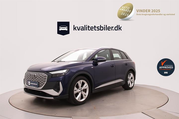Blå Audi Q4 fra 2022