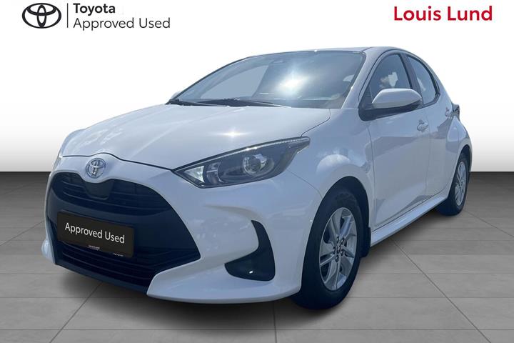 Hvid Toyota Yaris fra 2023