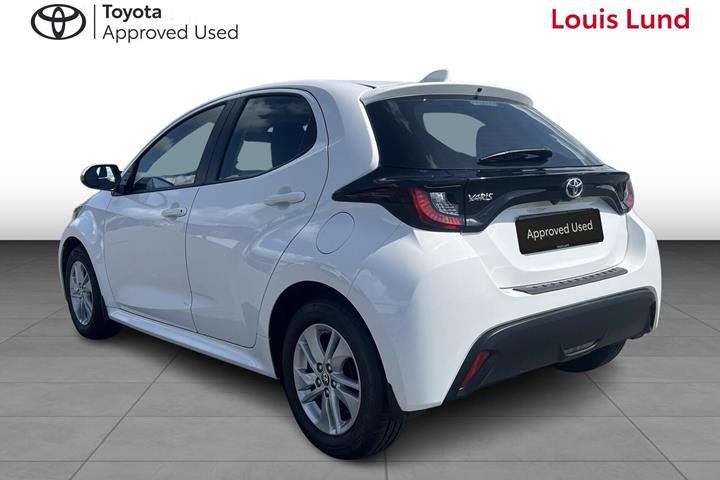 Hvid Toyota Yaris fra 2023