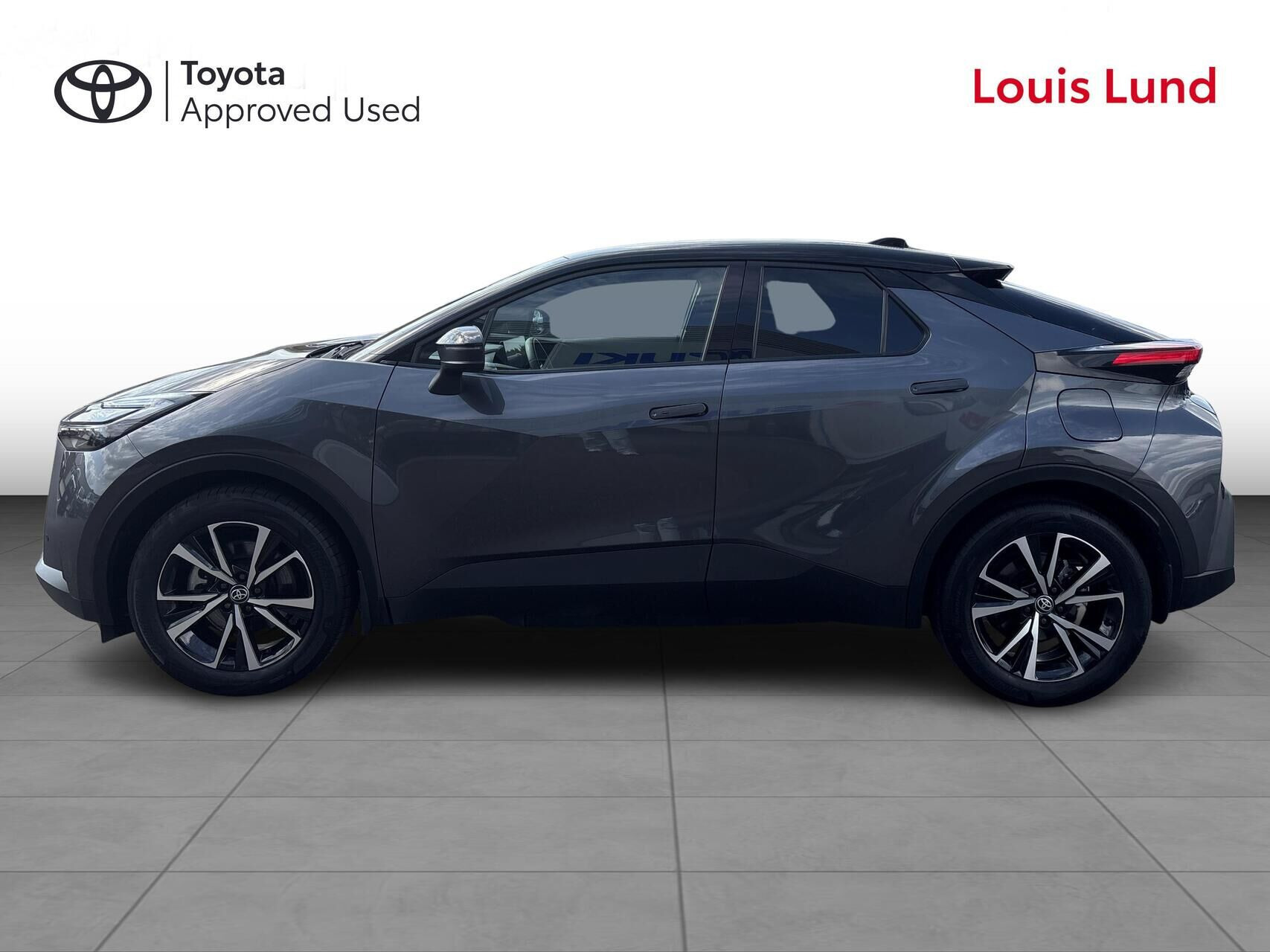 Grå Toyota C-HR fra 2025