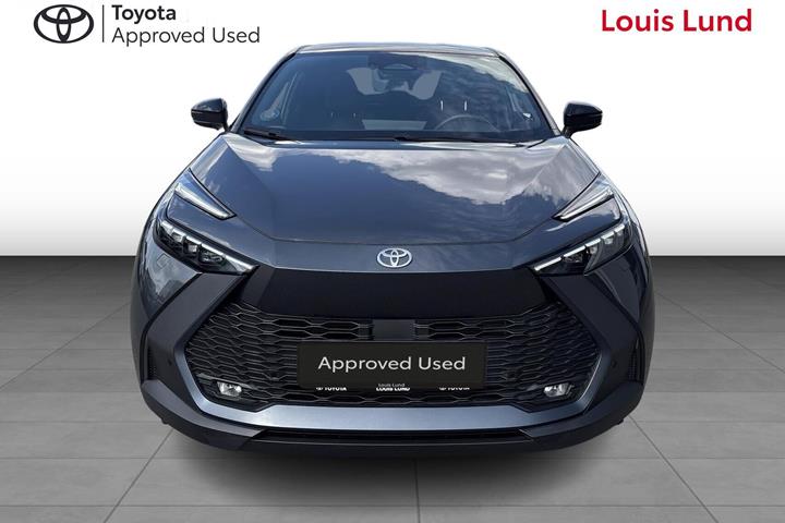 Grå Toyota C-HR fra 2025