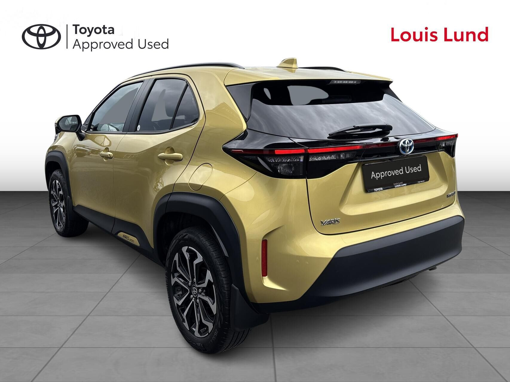 Gul Toyota Yaris Cross fra 2024