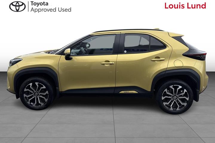 Gul Toyota Yaris Cross fra 2024