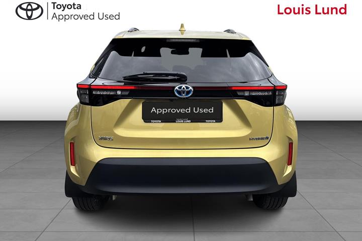 Gul Toyota Yaris Cross fra 2024