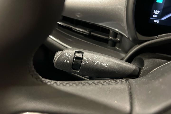 Grå Fiat 500e fra 2023