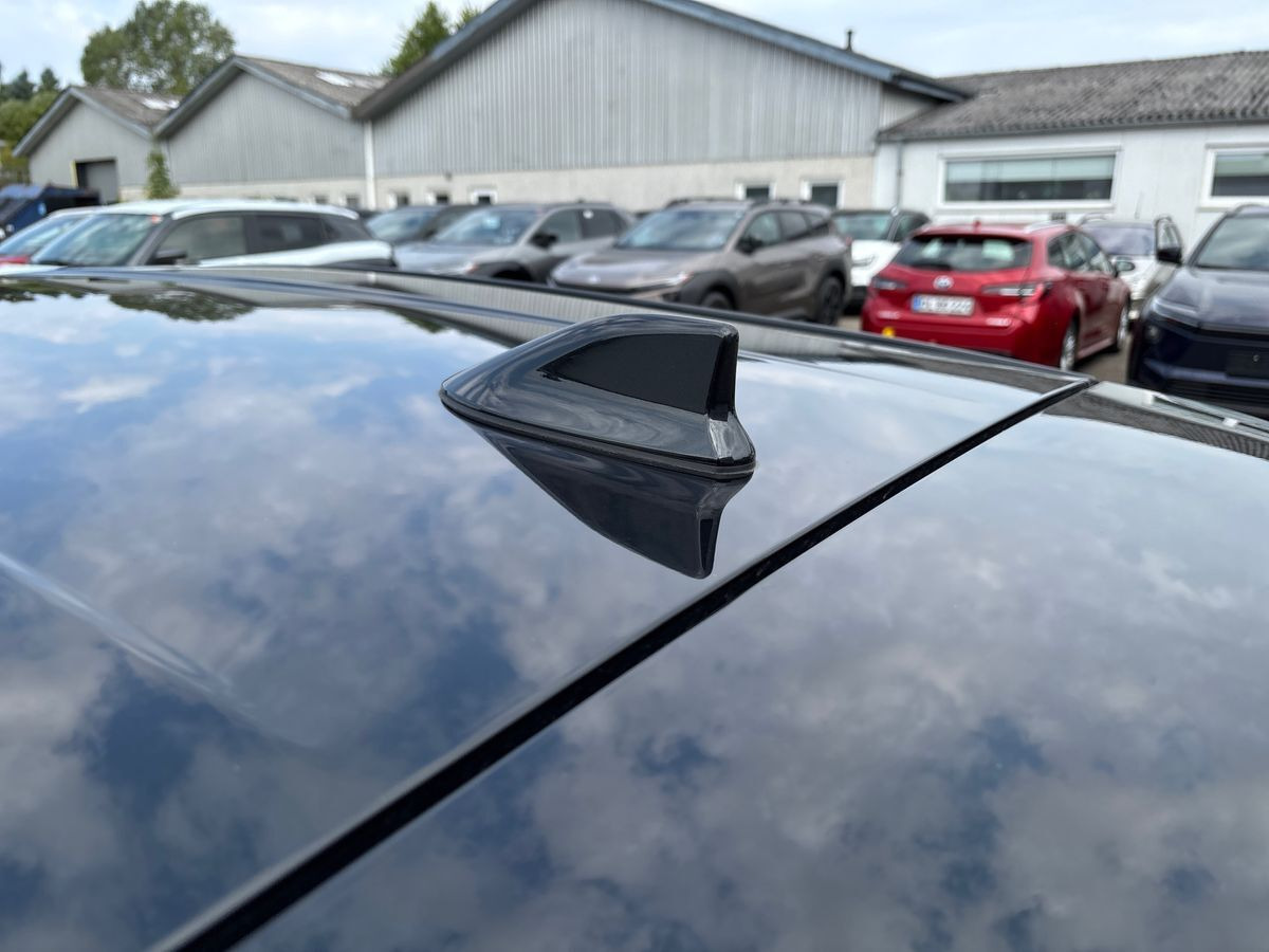 Sort Toyota Auris fra 2016
