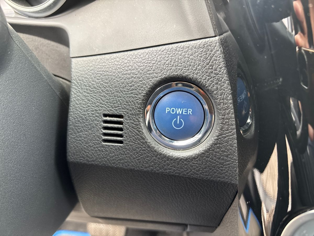 Sort Toyota Auris fra 2016