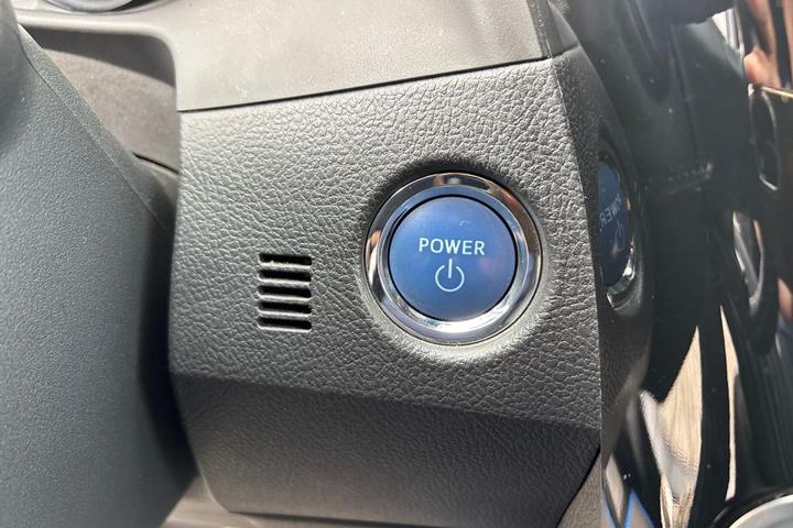 Sort Toyota Auris fra 2016