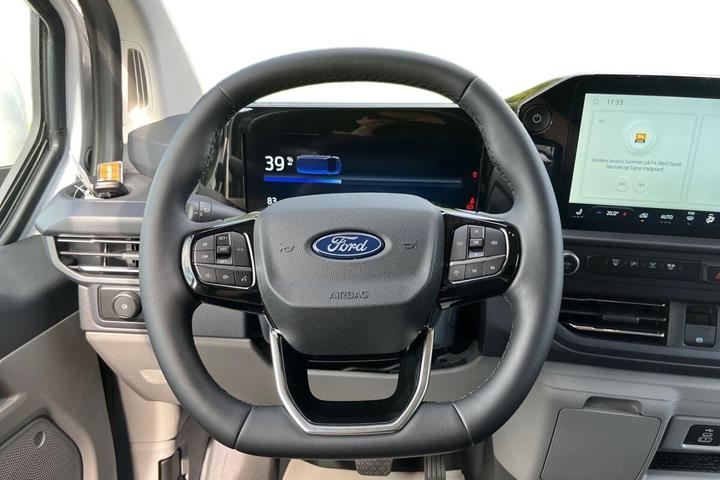 Hvid Ford E-Transit Custom fra 2026