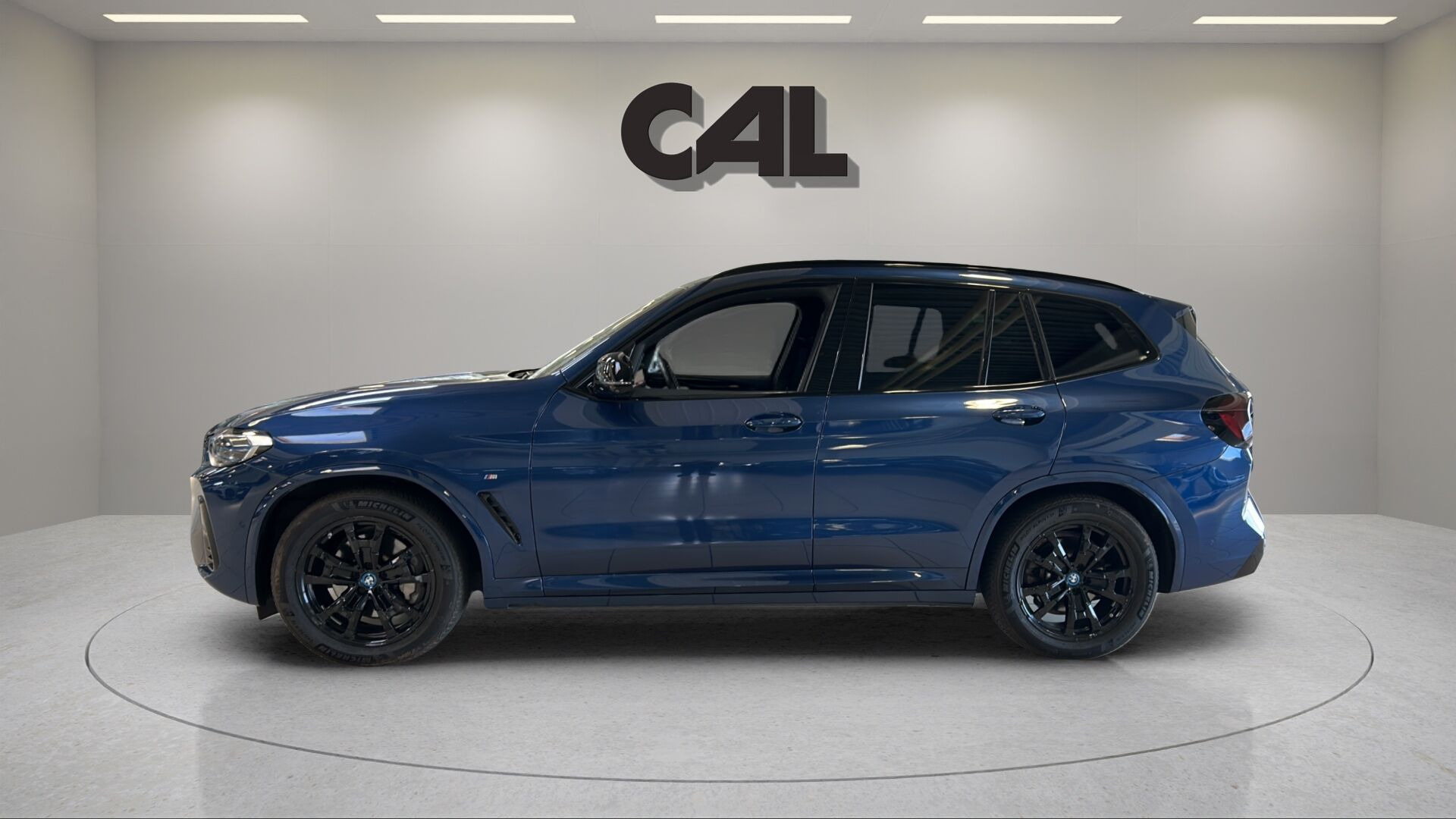 Blå BMW iX3 fra 2023