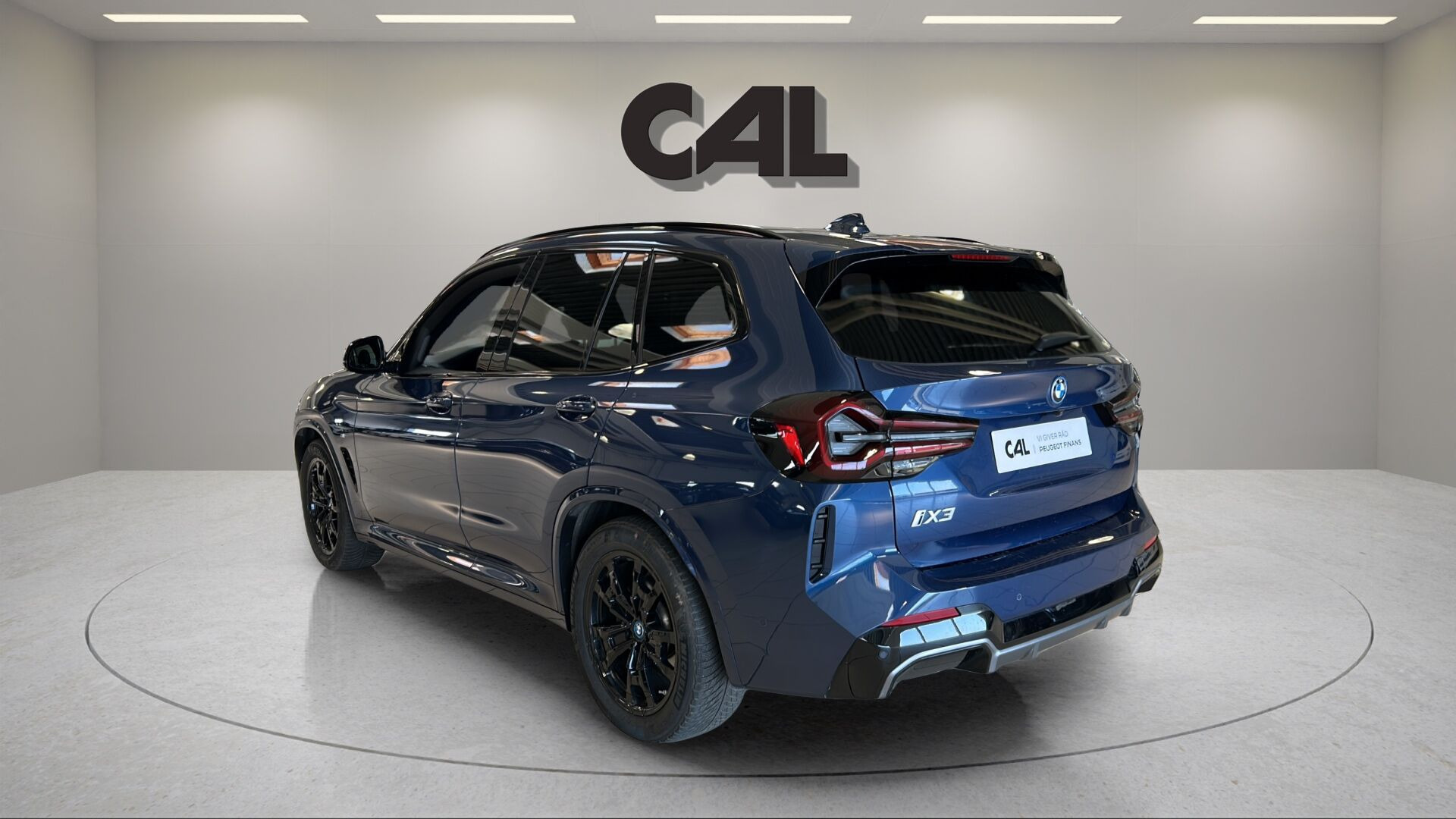 Blå BMW iX3 fra 2023