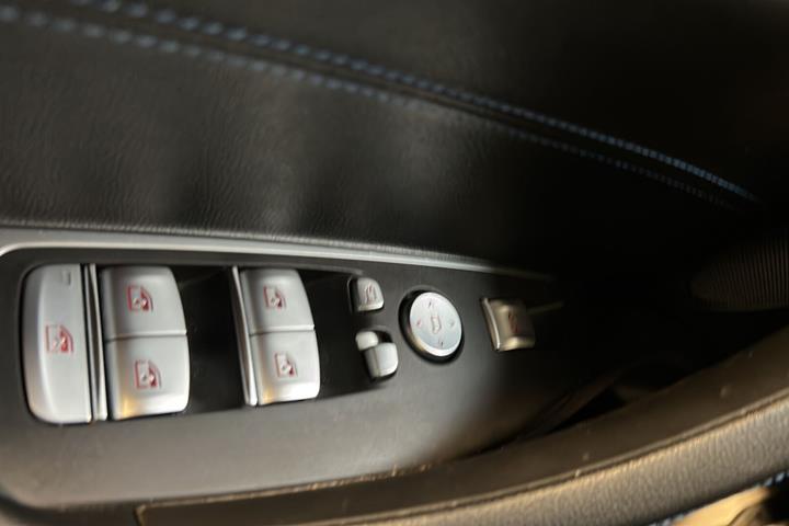 Blå BMW iX3 fra 2023
