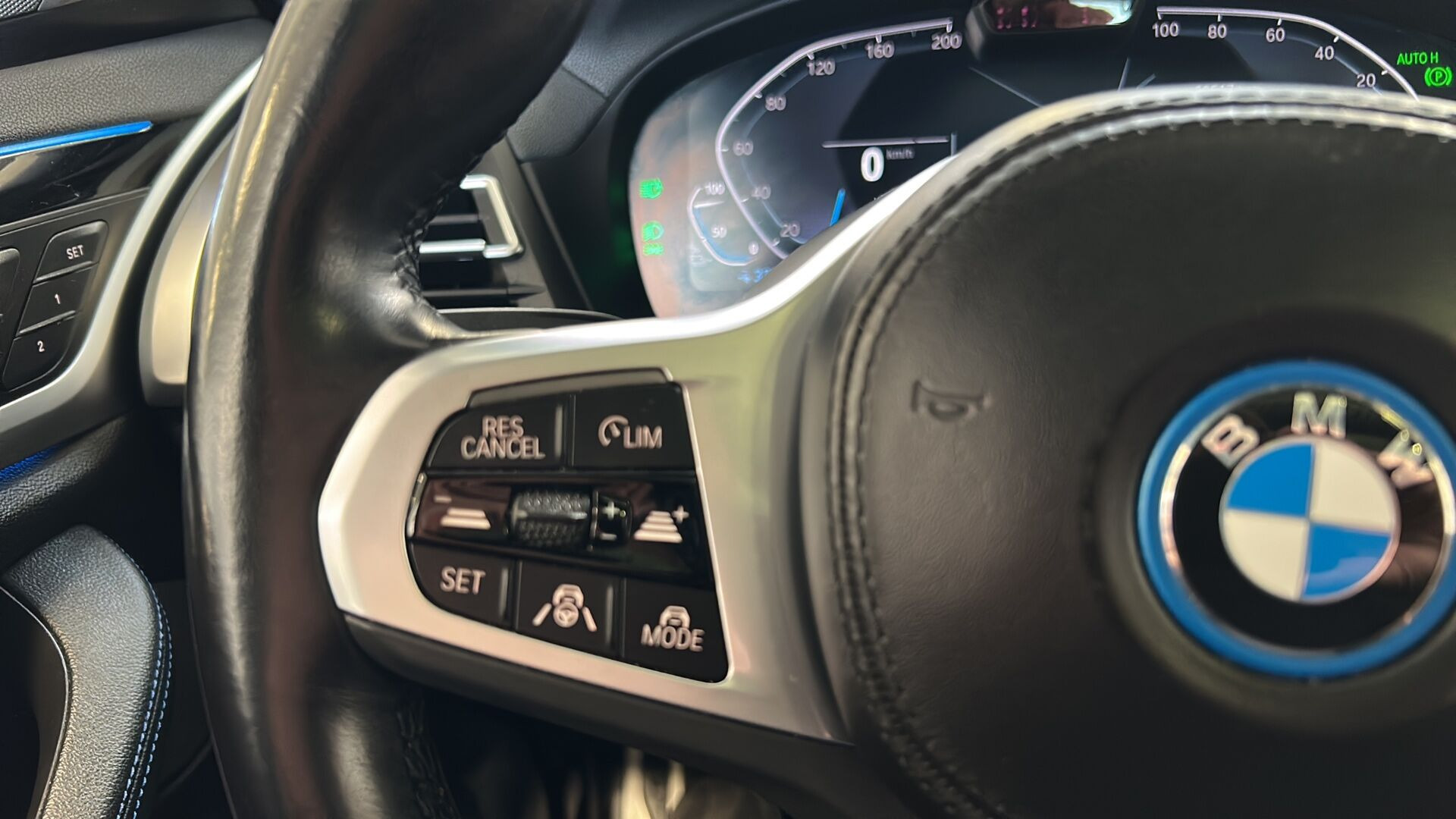 Blå BMW iX3 fra 2023