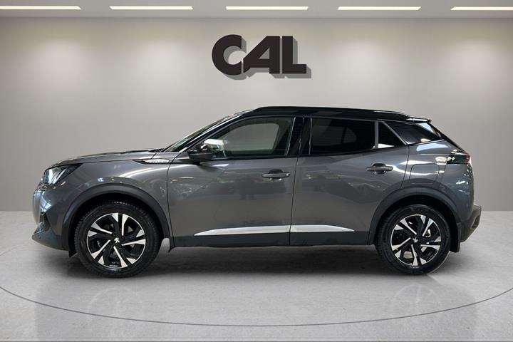 Grå Peugeot 2008 fra 2020
