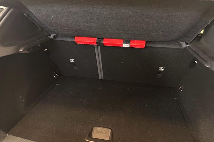 Hvid Volvo EX30 fra 2025
