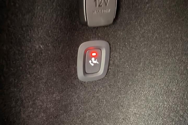 Hvid Volvo EX30 fra 2025