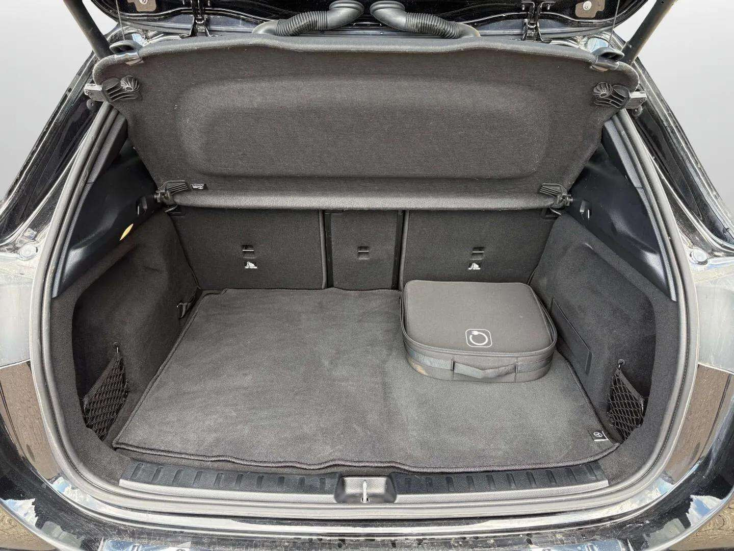 Sort Mercedes EQA 250+ fra 2024