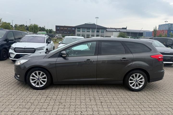 Grå Ford Focus fra 2016