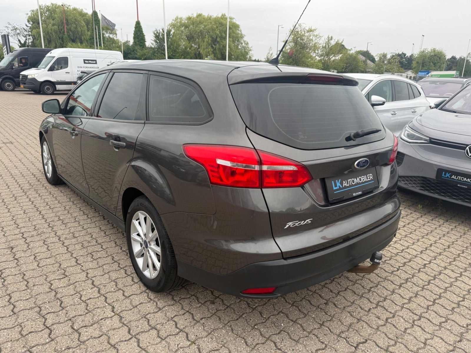 Grå Ford Focus fra 2016