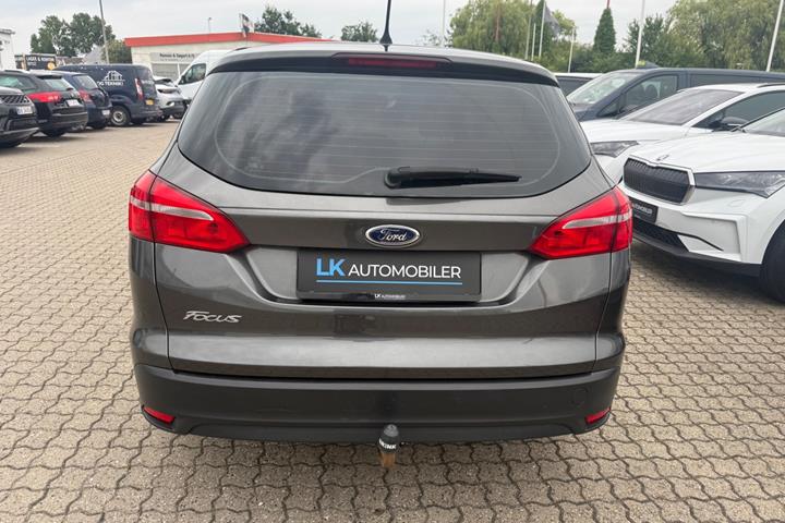Grå Ford Focus fra 2016