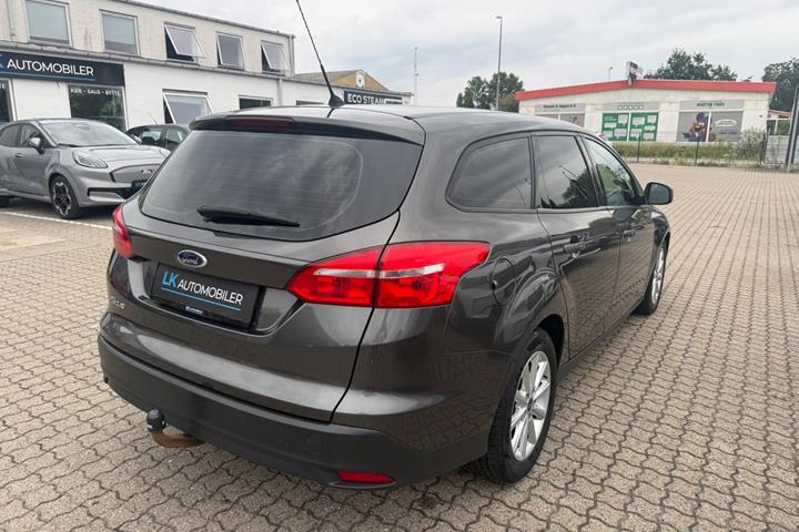 Grå Ford Focus fra 2016