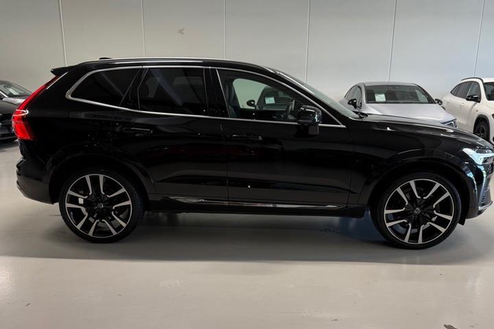 Sort Volvo XC60 fra 2022
