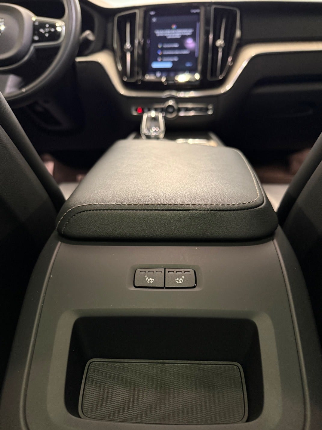 Sort Volvo XC60 fra 2022