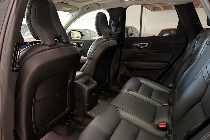 Sort Volvo XC60 fra 2022