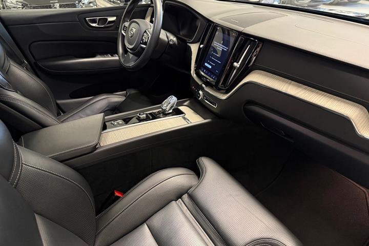 Sort Volvo XC60 fra 2022
