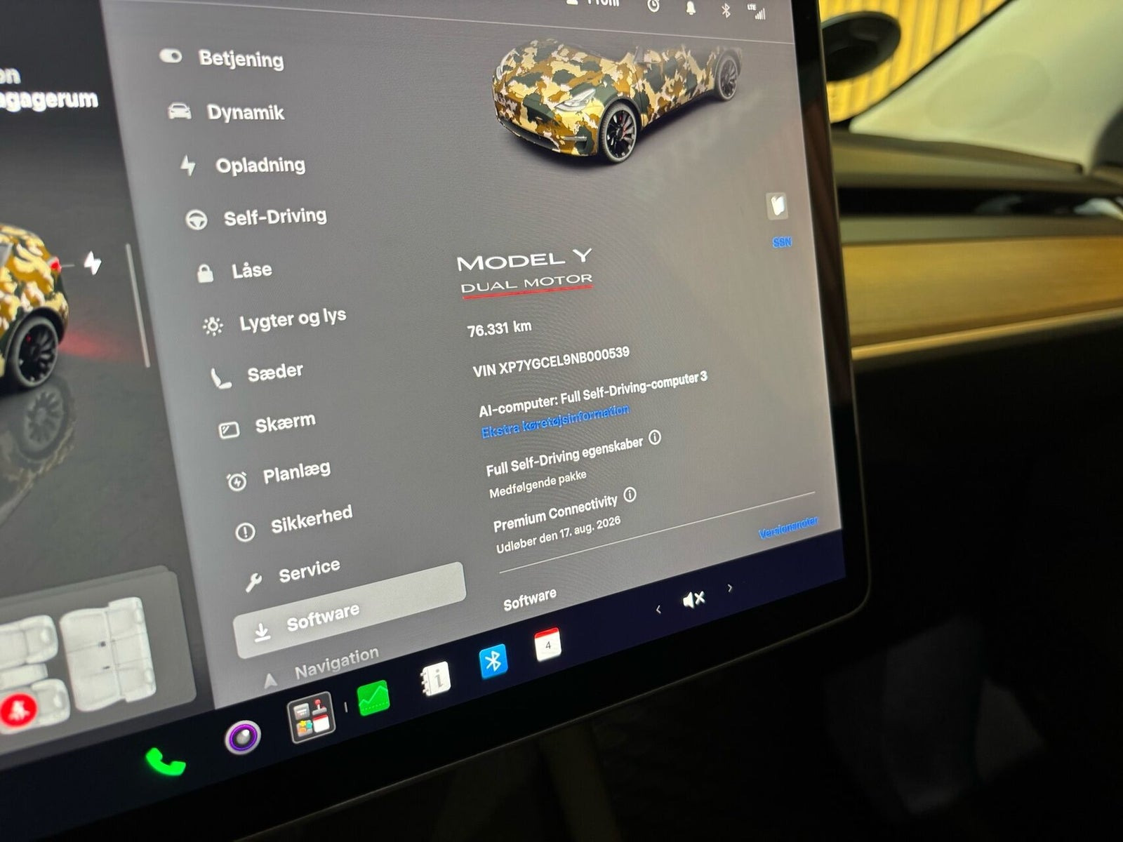 Sort Tesla Model Y fra 2022