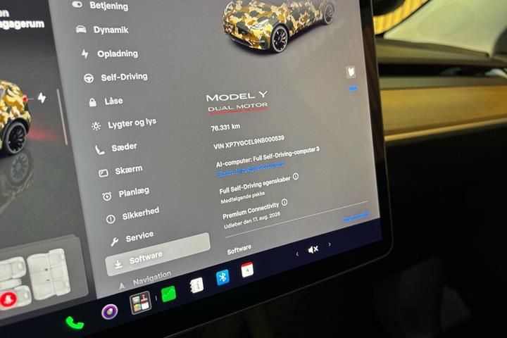 Sort Tesla Model Y fra 2022