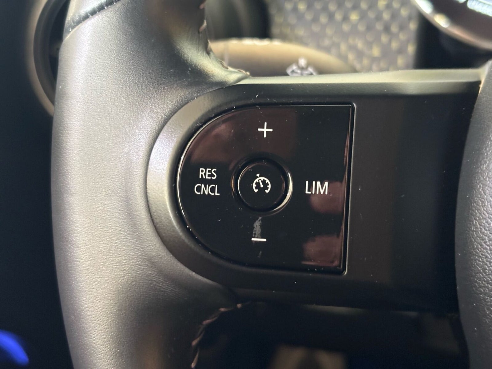 Sølv Mini Cooper SE fra 2022